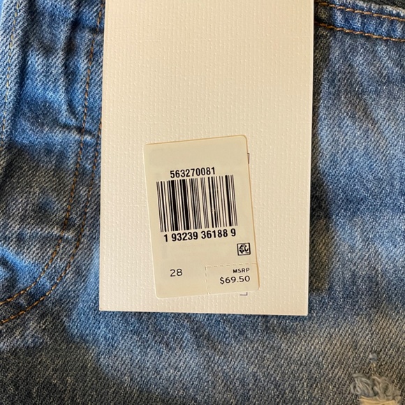 Levi’s high rise jean shorts - Picture 3 of 3